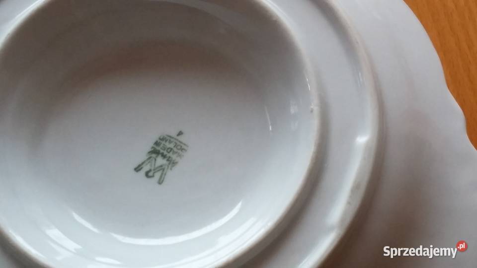 Sygnowana sosjerka z białej porcelany WAWEL Sosnowiec