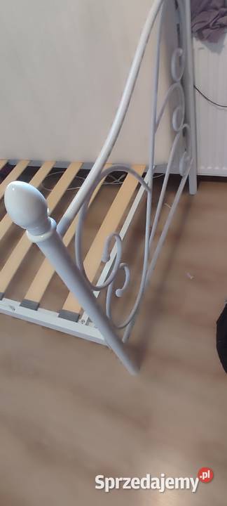 Sprzedam łóżko metalowe białe Łóżka Ślesin
