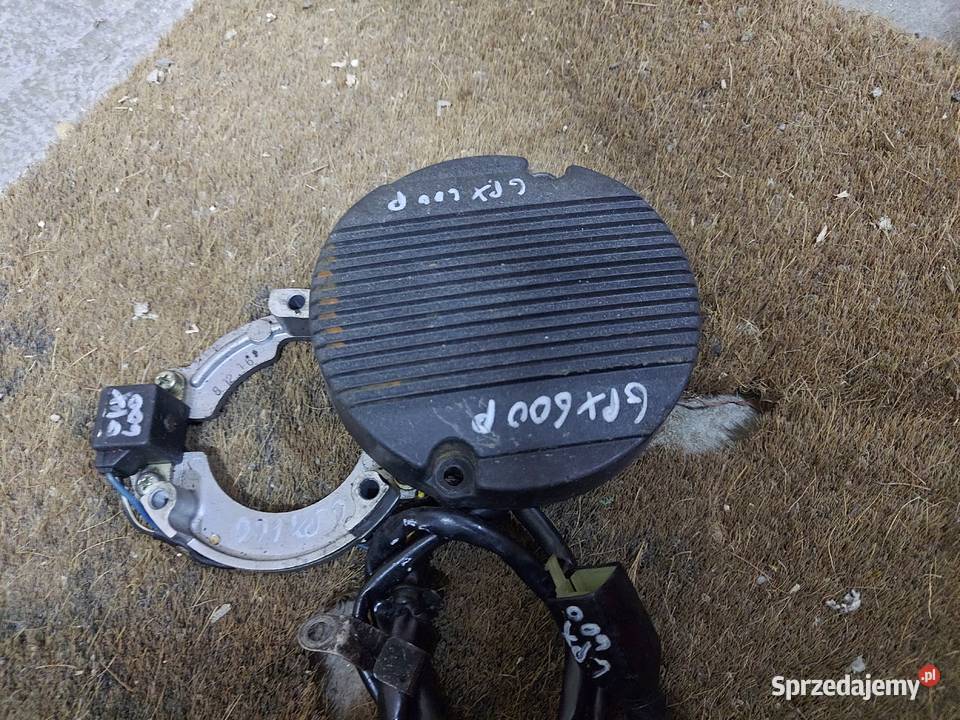 Kawasaki GPX 600 pokrywa prawa silnika dekiel