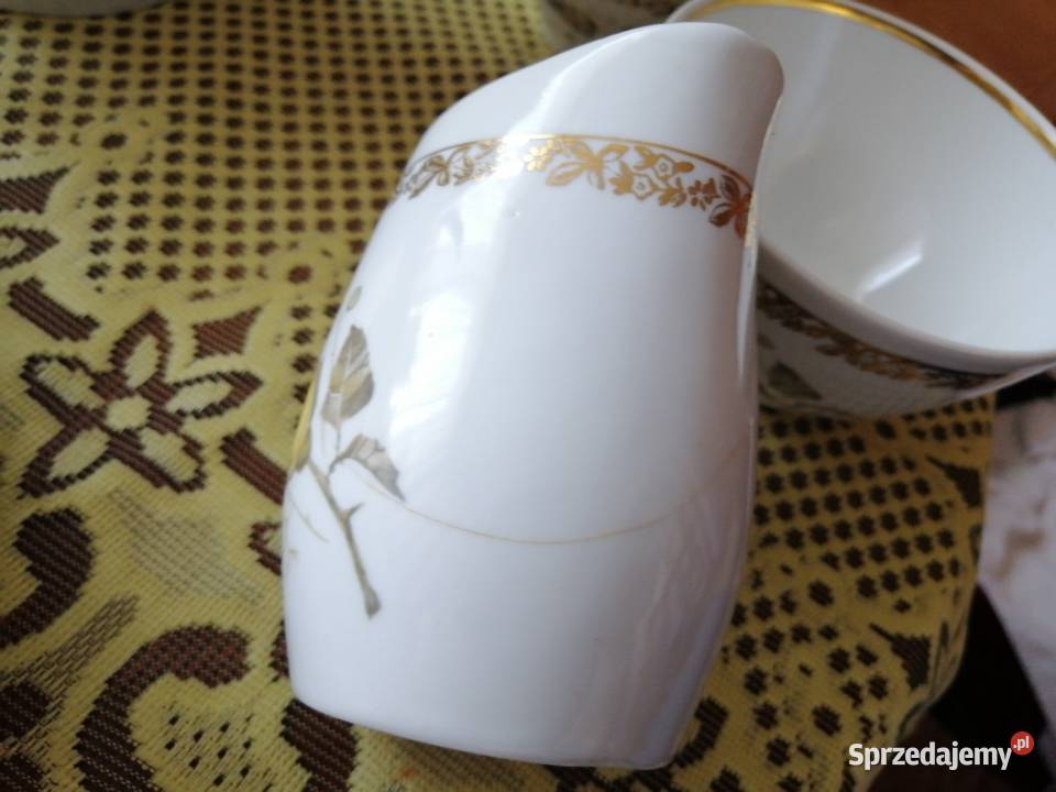 Porcelanowy serwis kawowy z PRL sprzedam