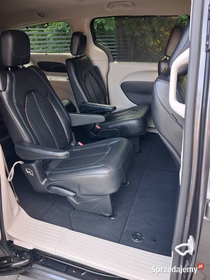 Chrysler Pacifica Touring L 2021 polift mazowieckie Radzymin