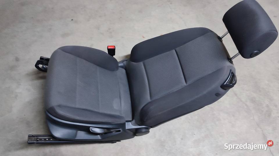FOTELLEWY AUDI A 3 8 P 3 DRZWIOWY