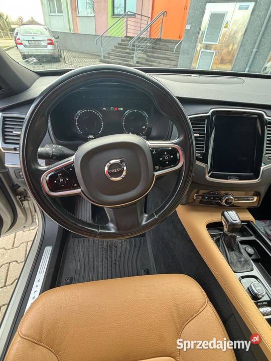 Volvo XC90 wersja MOMENTUM 20 D5 235 Zarejestrowany w Polsce Przemyśl