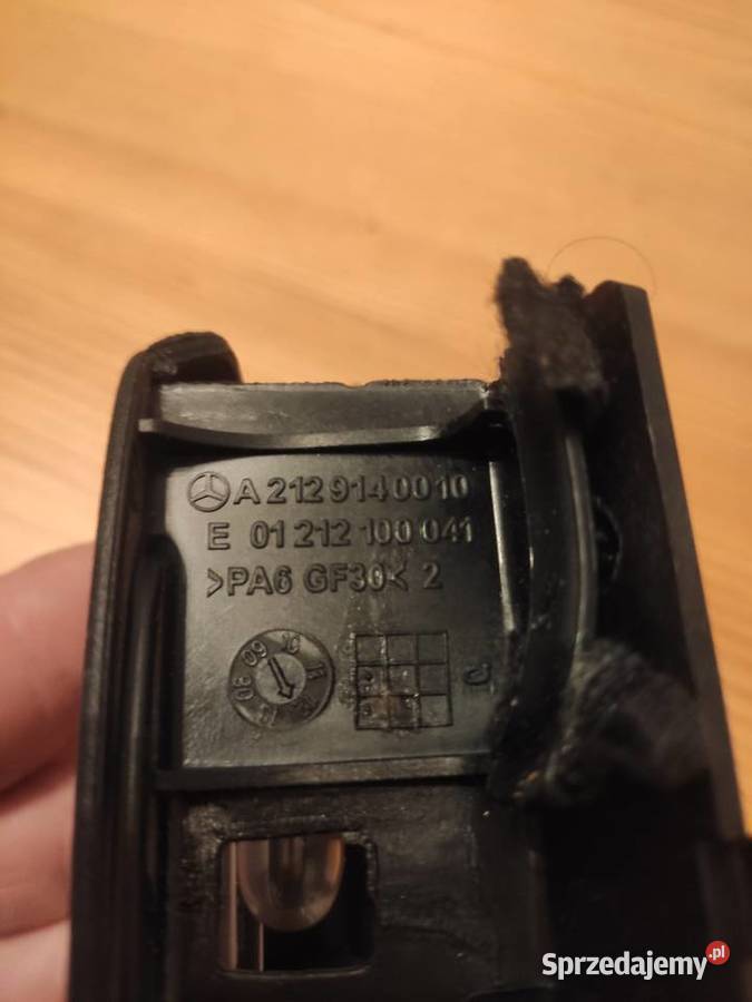MERCEDES E KLASA W212 LAMPKA SIEDZENIA PRZÓD osobowe Cieszyn sprzedam