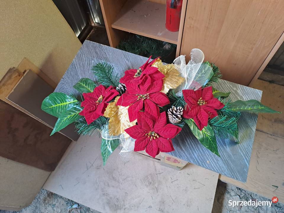 STROIKI NA CMENTARZ W MISACH NA DREWNIE Gozdowo