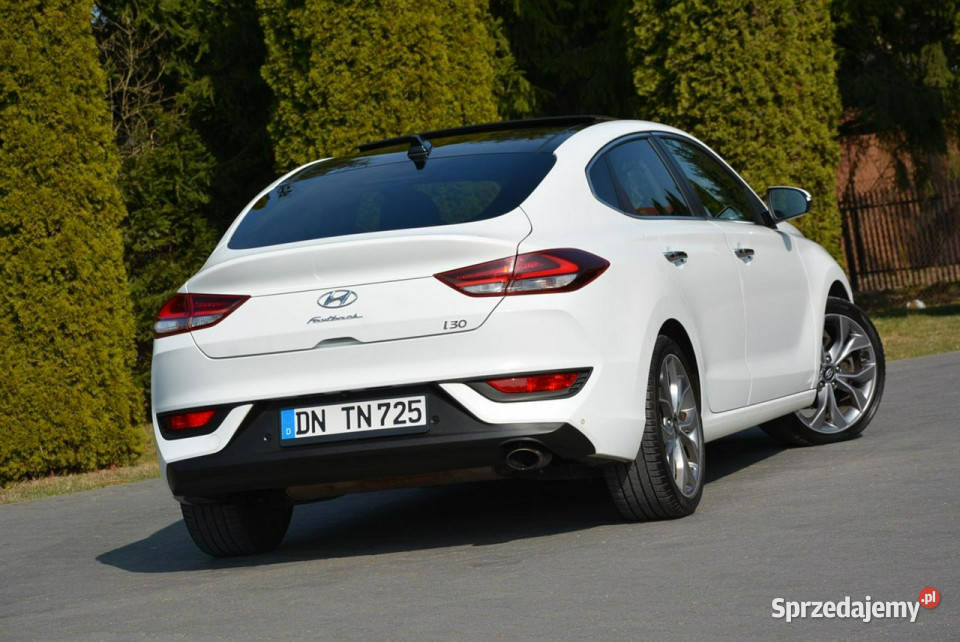 Hyundai i30 Fastback Premium Navi Kamera Ostrów Mazowiecka