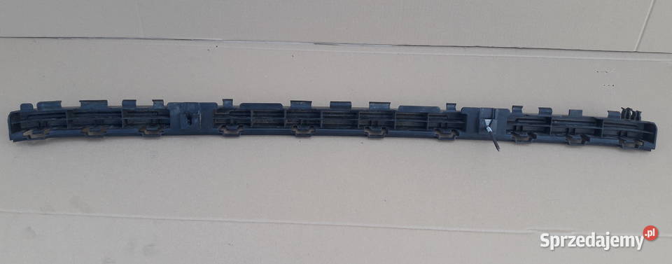 MERCEDES W246 ŚLIZG ZDERZAKA TYŁ MOCOWANIE Karoseria Bieleń