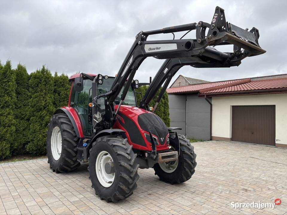 Valtra A134 z ładowaczem Napęd 4x4 Valtra Grabów Szlachecki