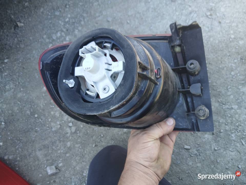Lampa prawa tylna tył Seat Altea 20042015 osobowe Radłów