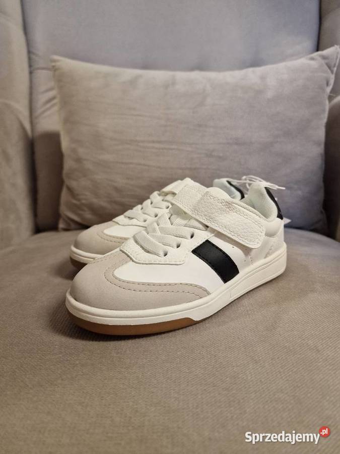 Buty dzieciece HM rozmiar 26 sprzedam