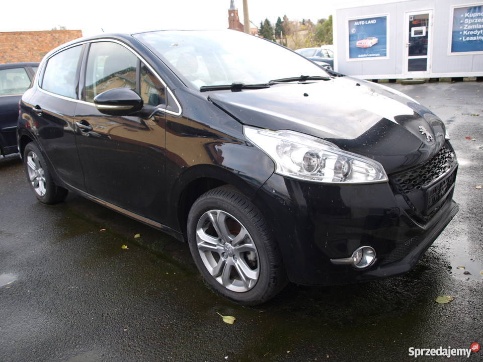 Peugeot 208 12 VVTi Premium czarny met 2700 autoalarm Kalisz