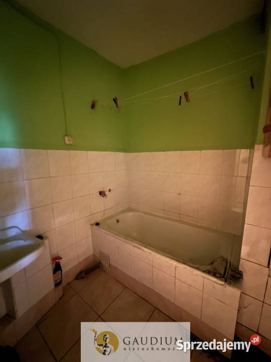 Kamienica w centrum Gniewu z ogródkiem i garażem piwnica Gniew