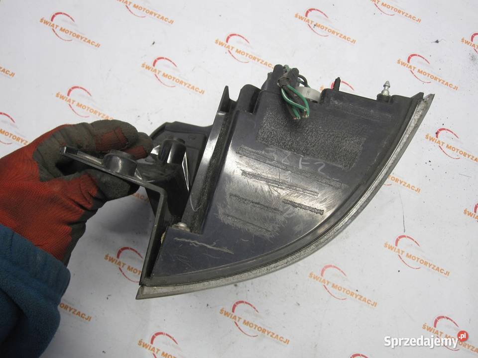 OUTLANDER II 08r lampa lewa tył 22087813 Lampy tylne Kielce sprzedam