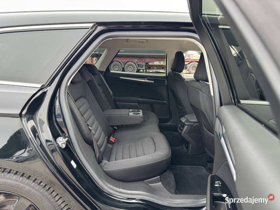 Ford Mondeo 15 BENZYNA Klimatronik Nawigacja