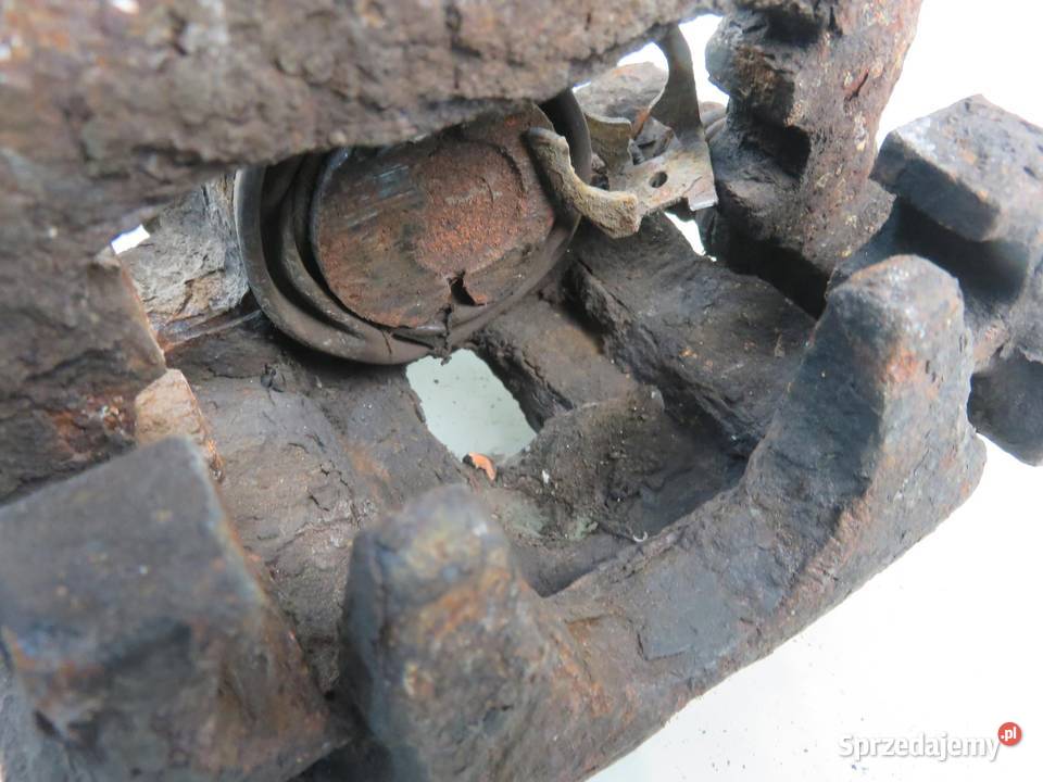 ZACISK PRAWY TYŁ VW SHARAN I 19 TDI osobowe