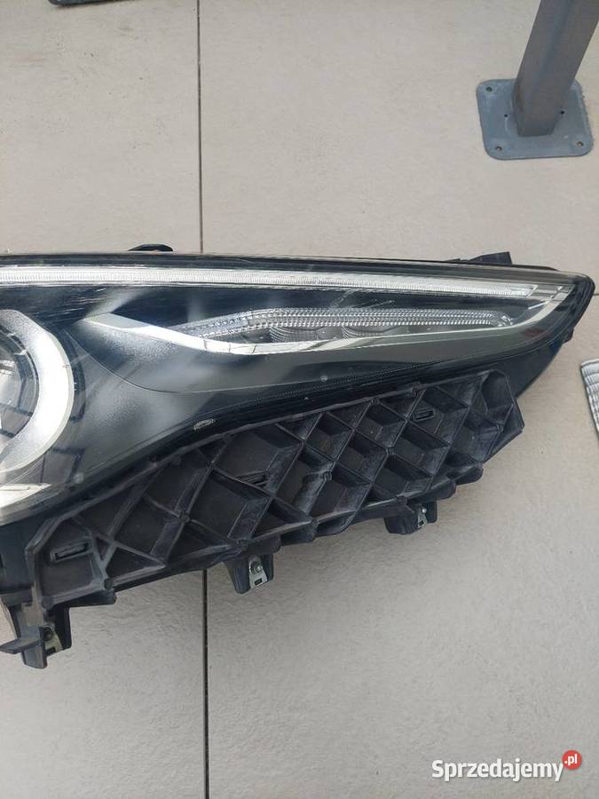 Alfa Romeo Stelvio lampa przednia prawa USA Warszawa