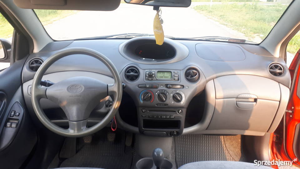 Toyota Yaris 10 benzyna 1999r Wspomaganie TANIO Rzeszów sprzedam