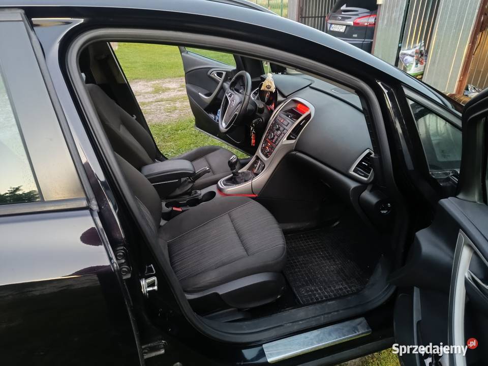 Opel Astra J 16 BGS tempomat Astra Garbatka Długa