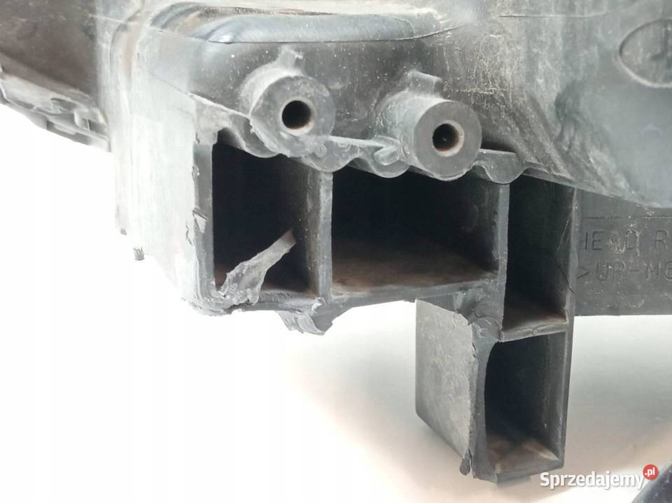 LAMPA PRZÓD PRAWA EU USZKODZONA 8301C872