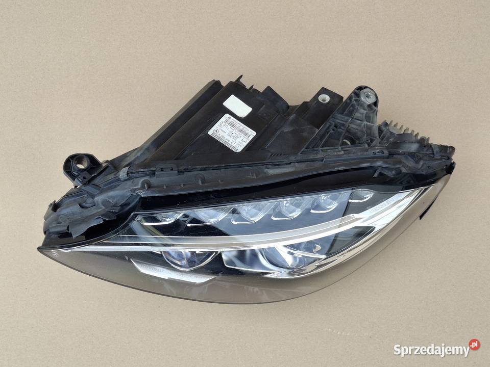 MERCEDES CKLASA W205 REFLEKTOR LEWY FULL LED Bieleń