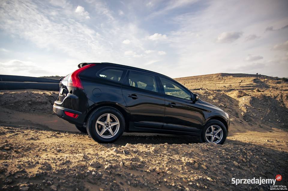 VOLVO XC60 BEZWYPADKOWY DOINWESTOWANY