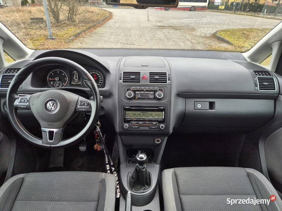 VW Touran 20TDI 140 koni 215 przebiegu Szamocin