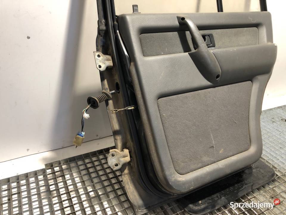 DRZWI PRAWY TYŁ OPEL MONTEREY A Terenowy 9198 sprzedam