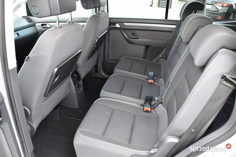Volkswagen Touran 20TDI 140 7os Kamera Navi bluetooth Nowe Kucice
