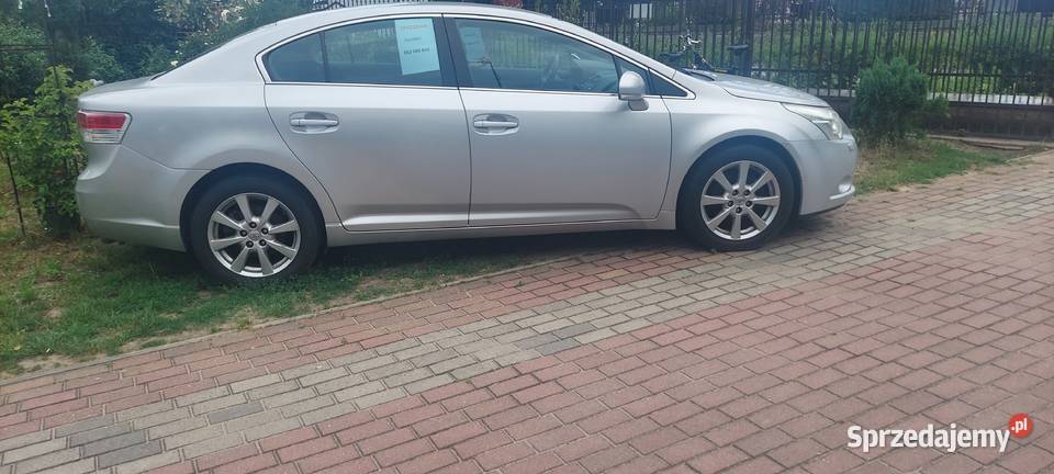 Sprzedam TOYOTĘ AVENSIS Najbogatsza wersja 268000km Łask