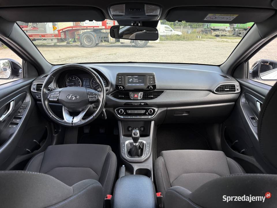 Hyundai i30 14 BENZYNA Klimatyzacja Kamera Ledy podgrzewane fotele sprzedam