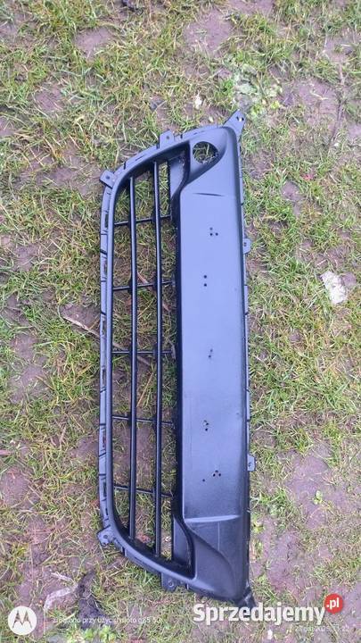 Środkowa atrapa zderzaka Hyundai i20 2013 r osobowe