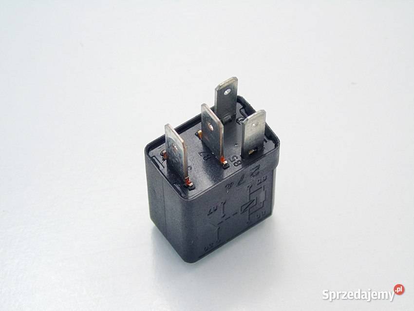 PRZEKAŹNIK 24435922 20A OPEL CORSA C 13 CDTI osobowe Sosnowiec