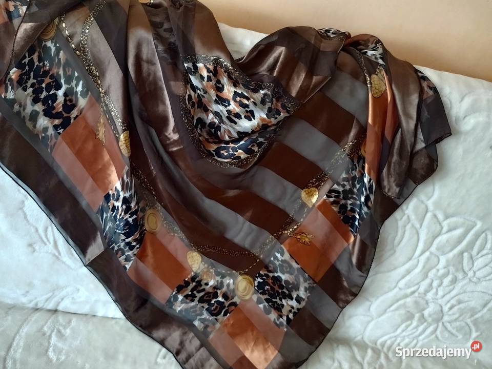 ZARADuża apaszka biznesowa z łańcuchami z Kraków