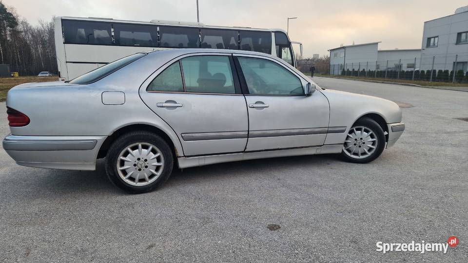 Mercedes E klasa w210 Okularnik Rok produkcji 2001 Kielce