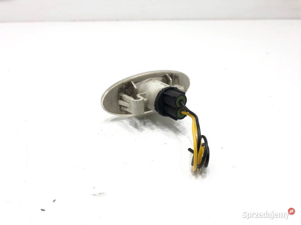 KIERUNKOWSKAZ PRAWY PRZÓD NISSAN JUKE F15 sprzedam