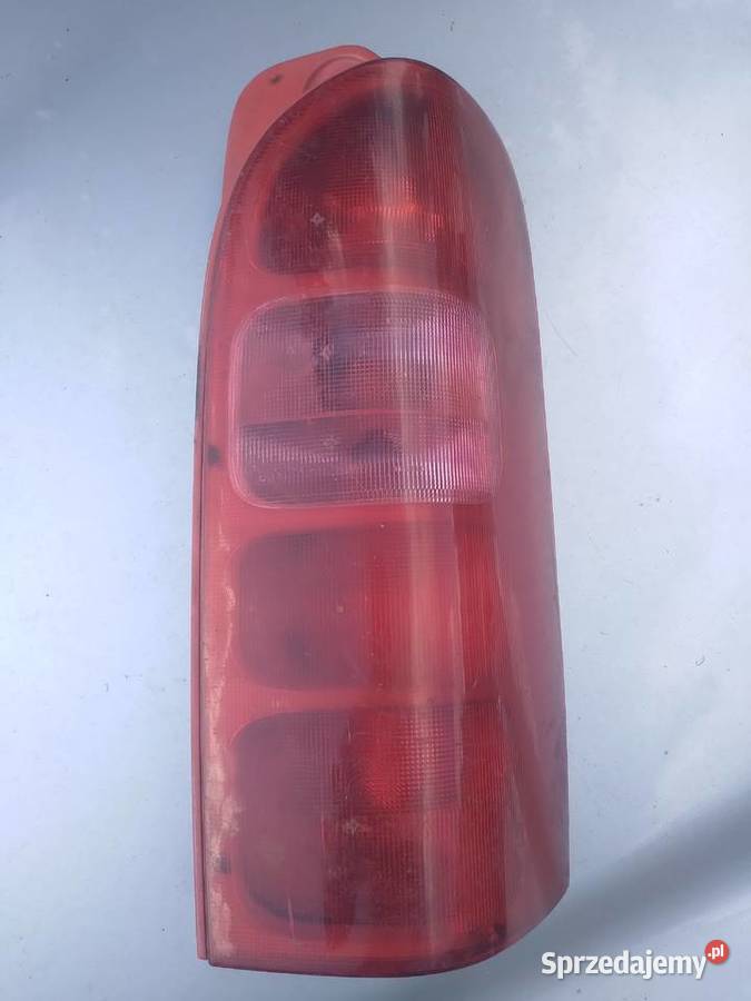 Opel Movano 02r lampa tylna prawa