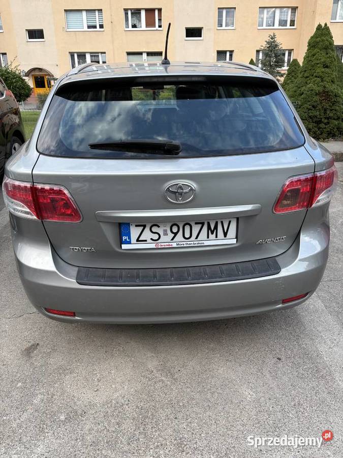 Toyota Avensis 18 Kombi 2009 pewna 2 komplety manualna Szczecin sprzedam