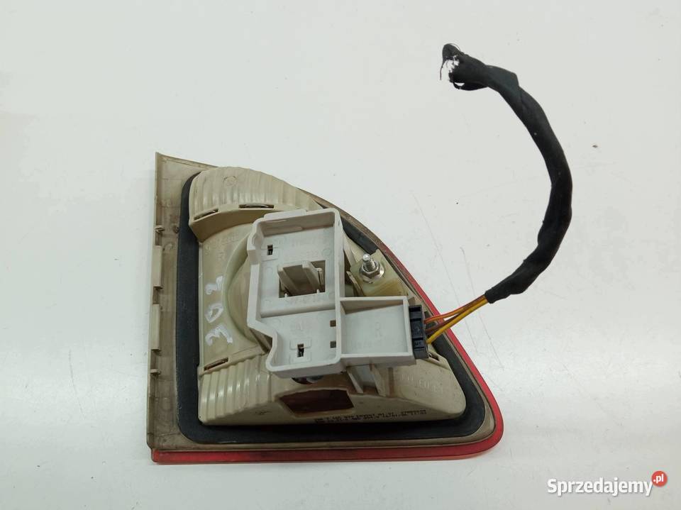 LAMPA TYŁ W KLAPĘ PRAWA KOMBI 7165830 Bmw Seria Lampy tylne