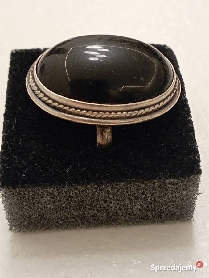 Pierścionek srebrny czarne oczko