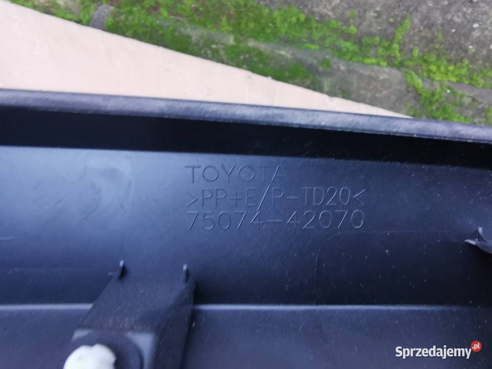 Listwa drzwi przód lewa lh toyota bZ4X