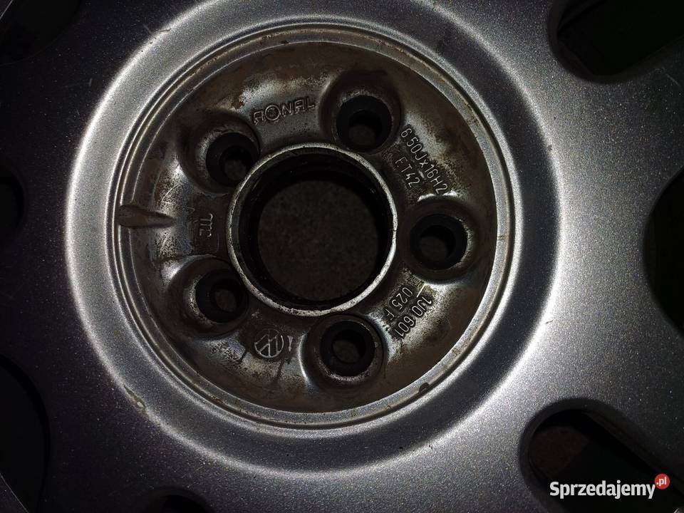 Oryginalne felgi aluminiowe VW 16 Samochodowe
