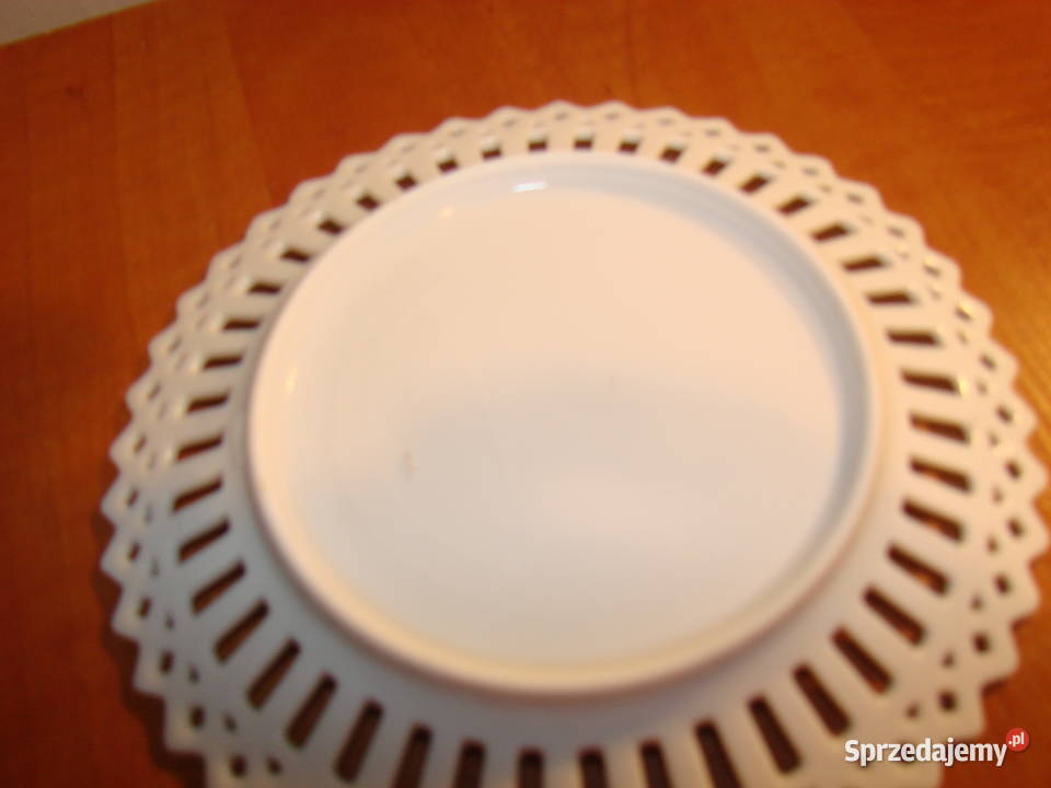 porcelanowy talerzykażurowy Pruszcz Gdański