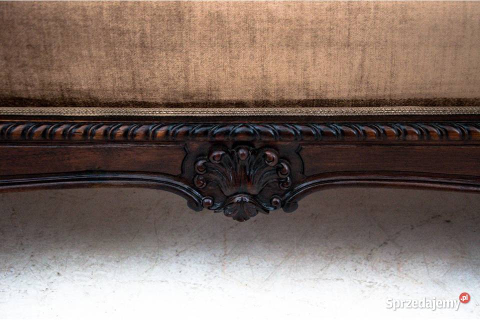 Zabytkowa sofa z końca XIX wieku Europa Północna Chorzów