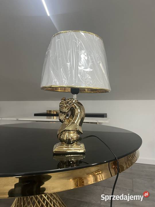 Nowoczesna złota lampa stołowa Glamour koń