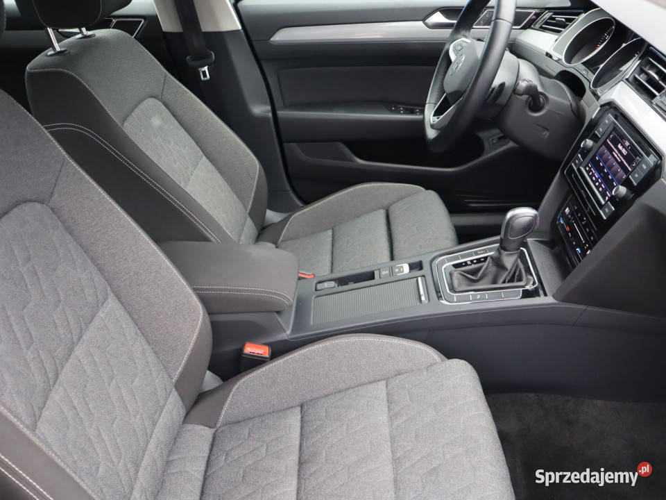 VW Passat 15 TSI światła LED Katowice