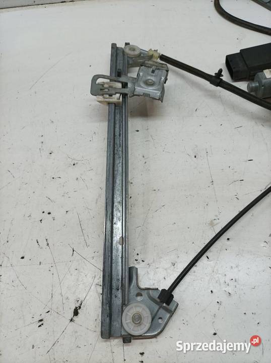 MECHANIZM SZYBY PRAWY PRZÓD LIFT FL 104415302 Rok produkcji 2010 świętokrzyskie