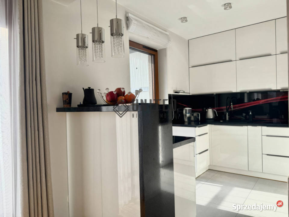 ulicy Chałupniczej apartamentowiec sprzedam