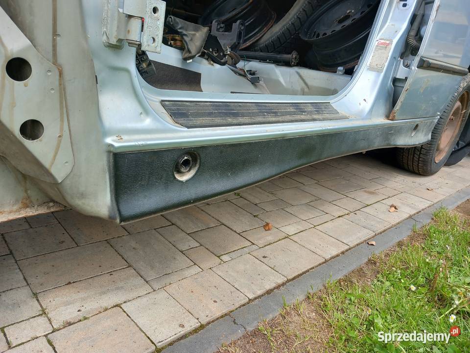 BMW e36 Sedan podłoga progi Brzozów