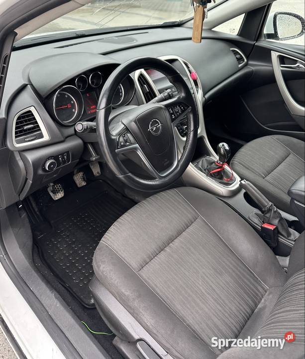 Opel Astra J 17 diesel 2011r Słotowa