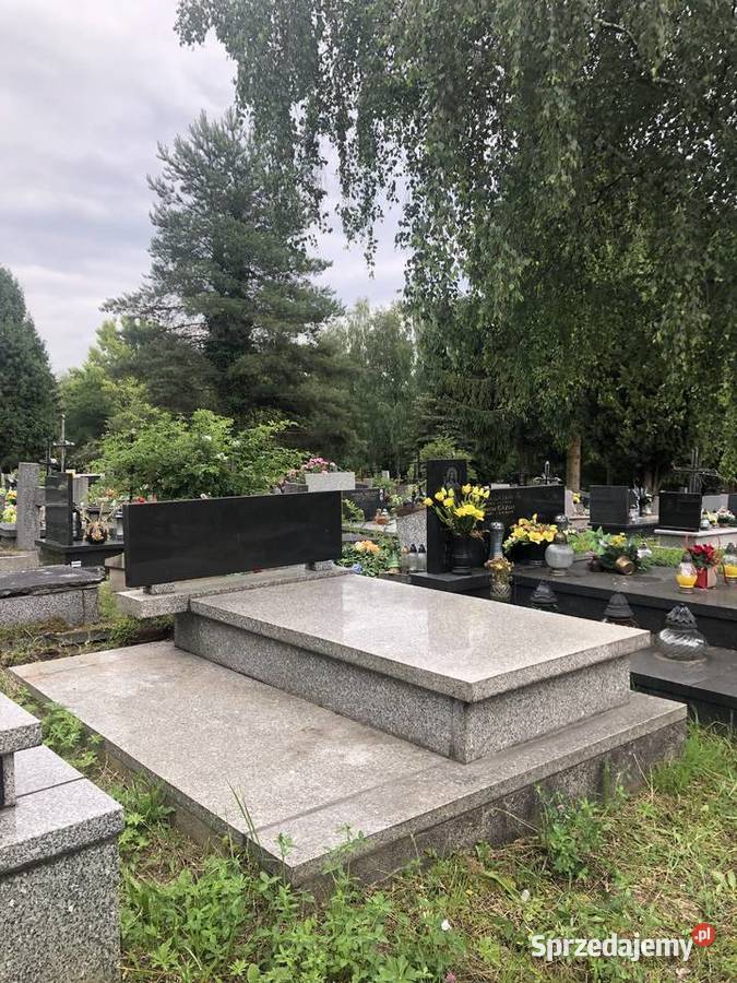 Sprzedam rodzinny grobowiec 12miejscowy Cmentarz 1m Sprzedaż